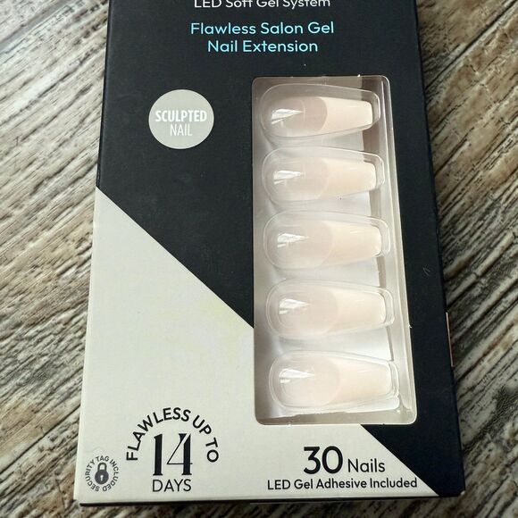 Kiss Nails Salon X-Tend LED Soft Gel System Medium French Ombré Nails - Picture 4 of 8